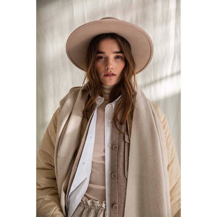 ALPACA SJAL ENSFARVET - SMØRCREME for engroshandel hos Bufandy