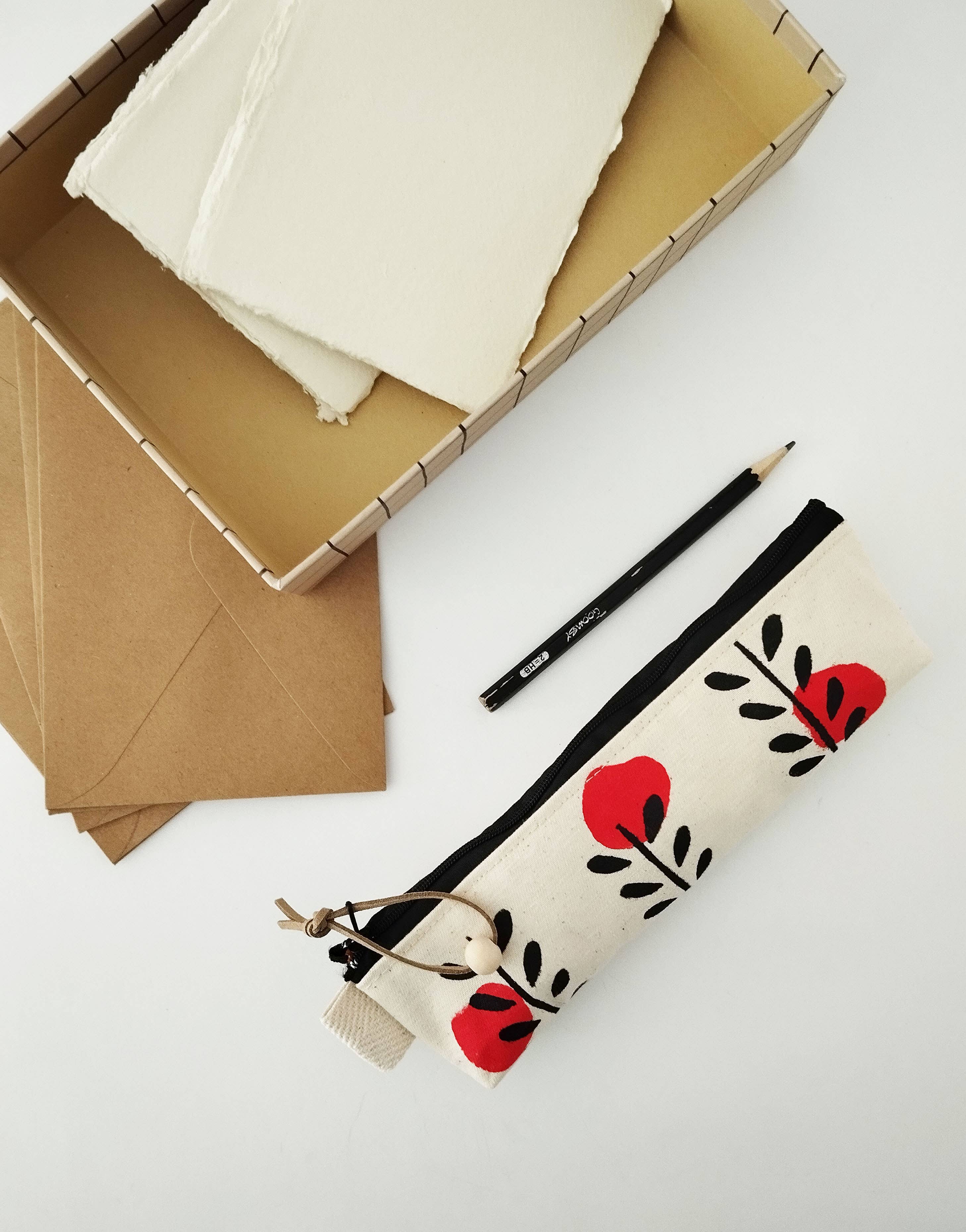 The Ink Job - Vente Étuis/trousses à crayons - Trousse à crayons à motifs floraux scandinaves2