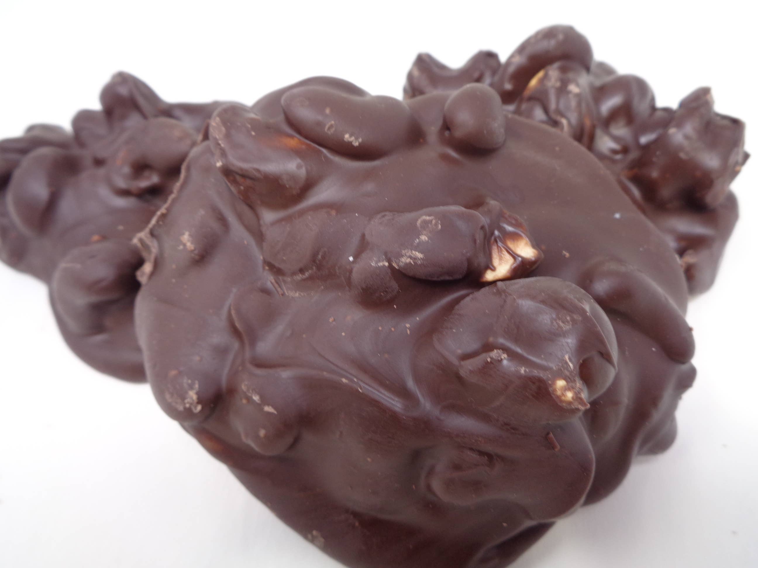 Bear Creek Candy Kitchen – wholesale Chocolate-covered sweets – 🥜Dark Chocolate Cashew Cluster✨ Chocolate Covered Raisins🍫 1 lb Bags0