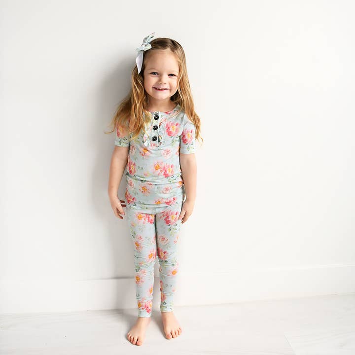 Gigi and Max – Conjunto de pijama - Crianças por atacado – Mae Floral Ruffle Conjunto de Duas Peças de Bambu para Dormir para Crianças Pequenas4