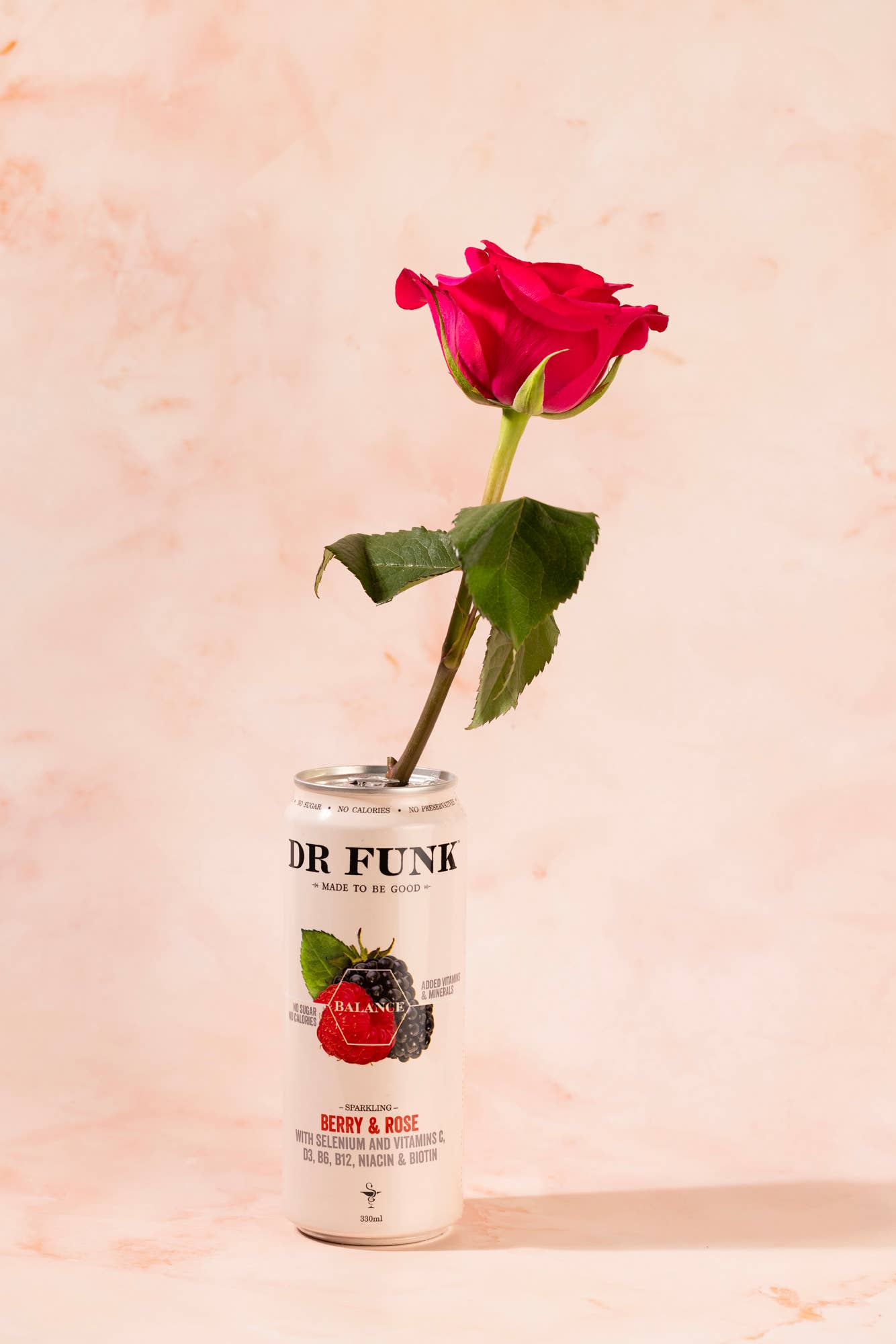 Dr Funk - Vendita all'ingrosso Acqua frizzante - Acqua aromatizzata ai frutti di bosco e rosa con 7 nutrienti essenziali4