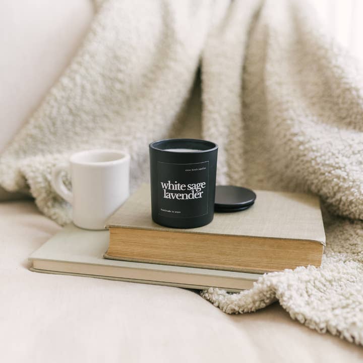 River Birch Candles – Großhandel Kerze im Glas / gefüllte Kerze – 10 Unzen Weißer Salbei-Lavendel — Mattschwarz — Sojakerze1