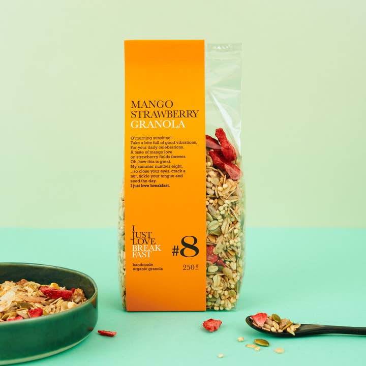 #8 Strawberry Mango Granola 250g voor wholesale door i just love breakfast