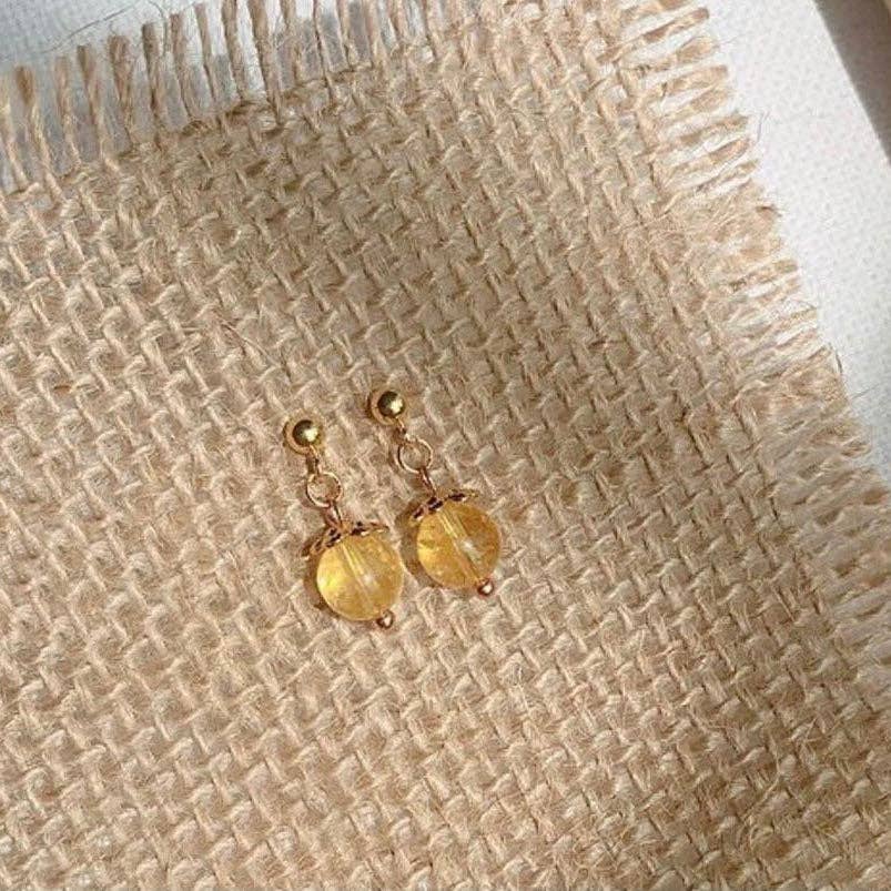 Haengseongworkshop - Venta al por mayor Pendientes colgantes - Pendientes de tuerca con forma de flor pequeña de filigrana, citrino amarillo natural, chapados en oro de 18 quilates0