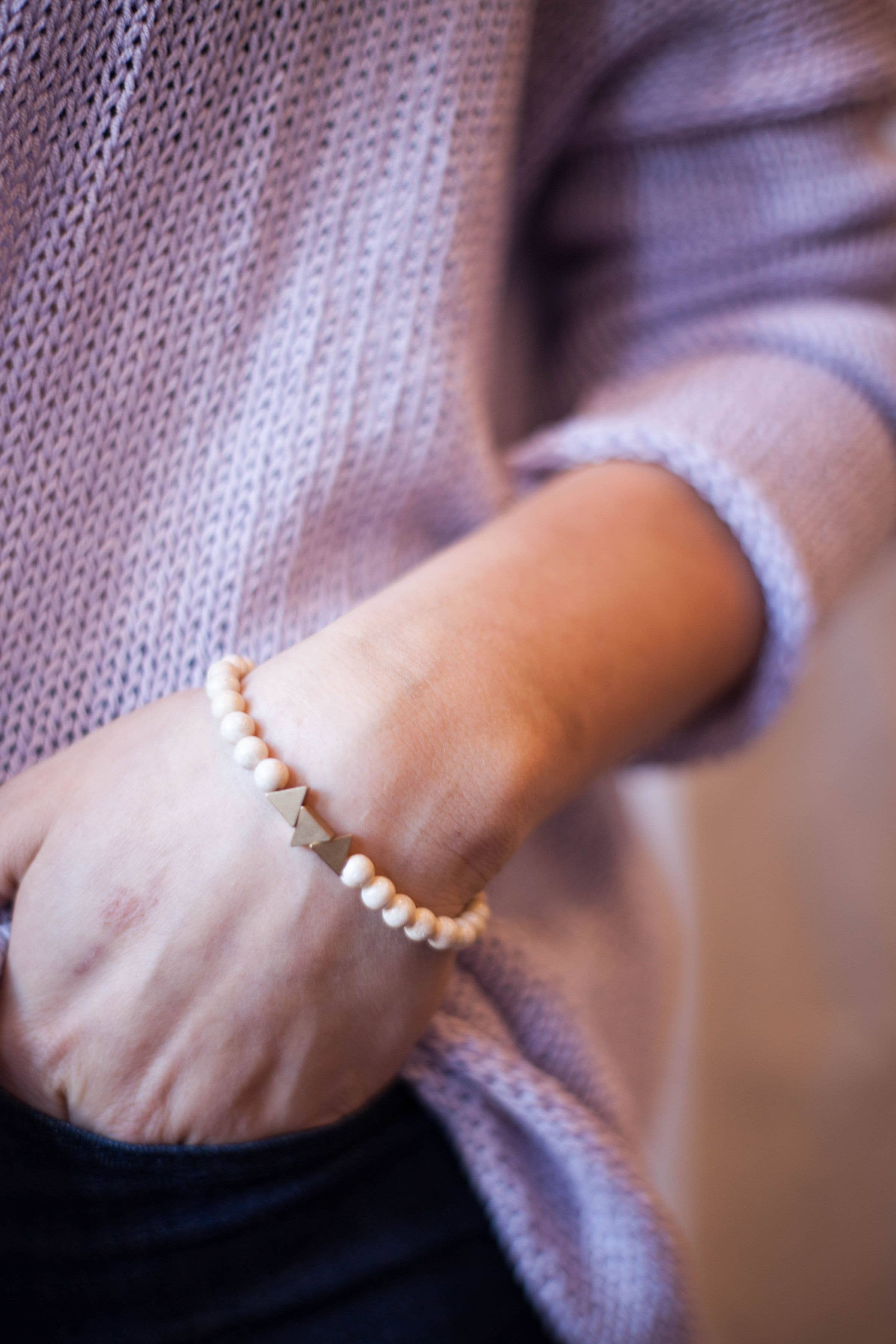 Seeds – Großhandel Perlenarmband – Duluth Armband | Halbedelsteinperlen | Dreiecke aus Messing12