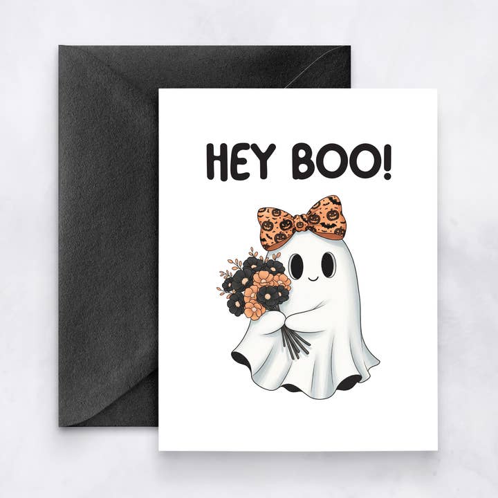 Carte d'Halloween Hey Boo – Fantôme mignon, Cartes de saison effrayante pour la vente par Felicia Nicole Design