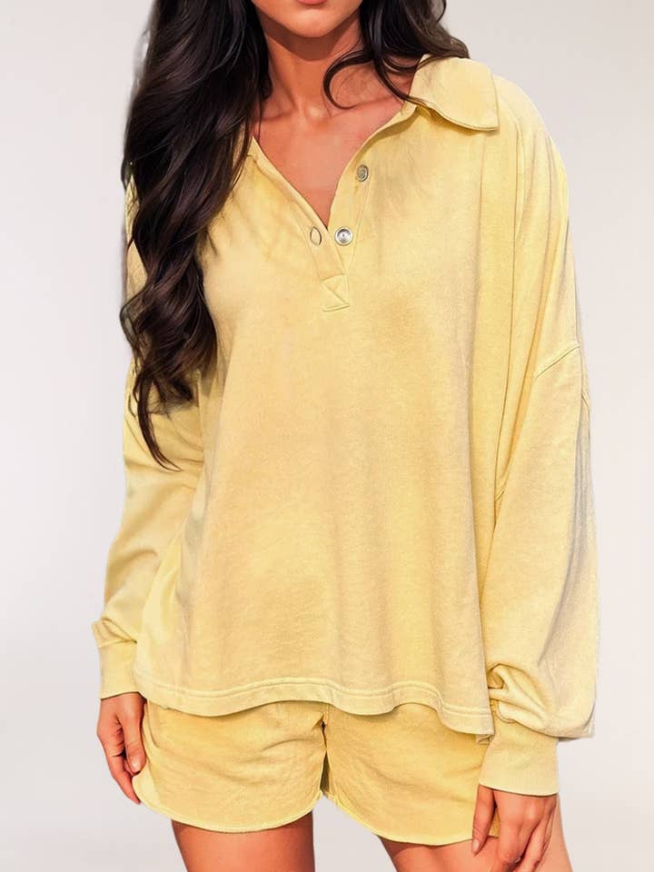 Ensemble 2 pièces avec pull à col boutonné et épaules tombantes et short pour la vente par LA Society