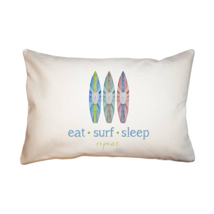 Grand coussin rectangulaire Eat Surf Sleep Repeat pour la vente par Tina Labadini Designs