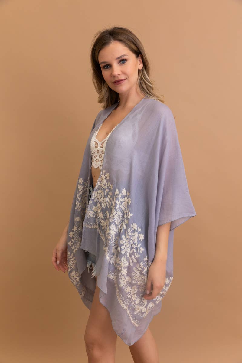 Leto Accessories - Vente Kimono – femme - Kimono brodé floral style bohème chic avec détails en points et pompons 🌼6