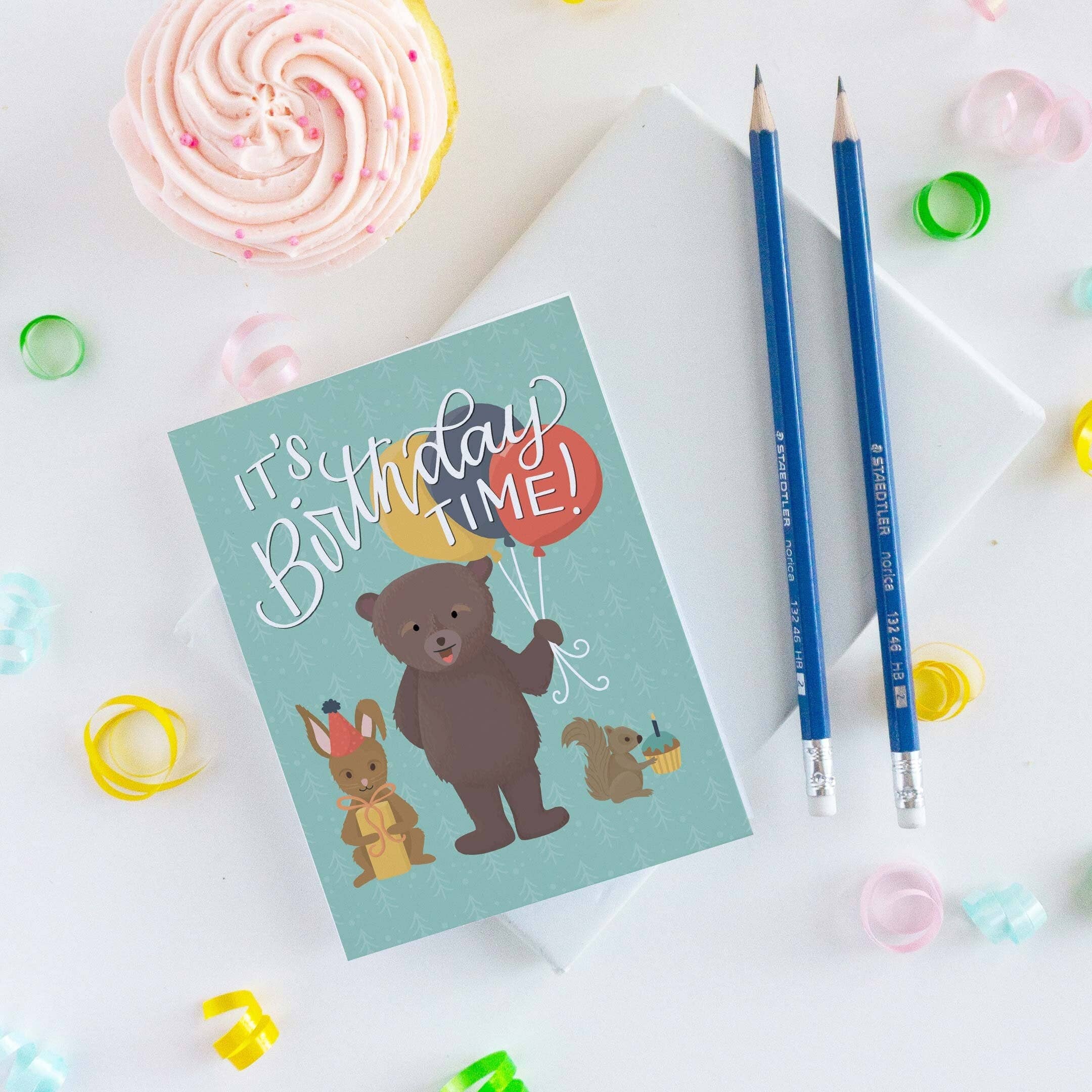 Pedaller Designs – Großhandel Geburtstagskarten – Es ist Geburtstagszeit Waldtiere Kindergeburtstagskarte1
