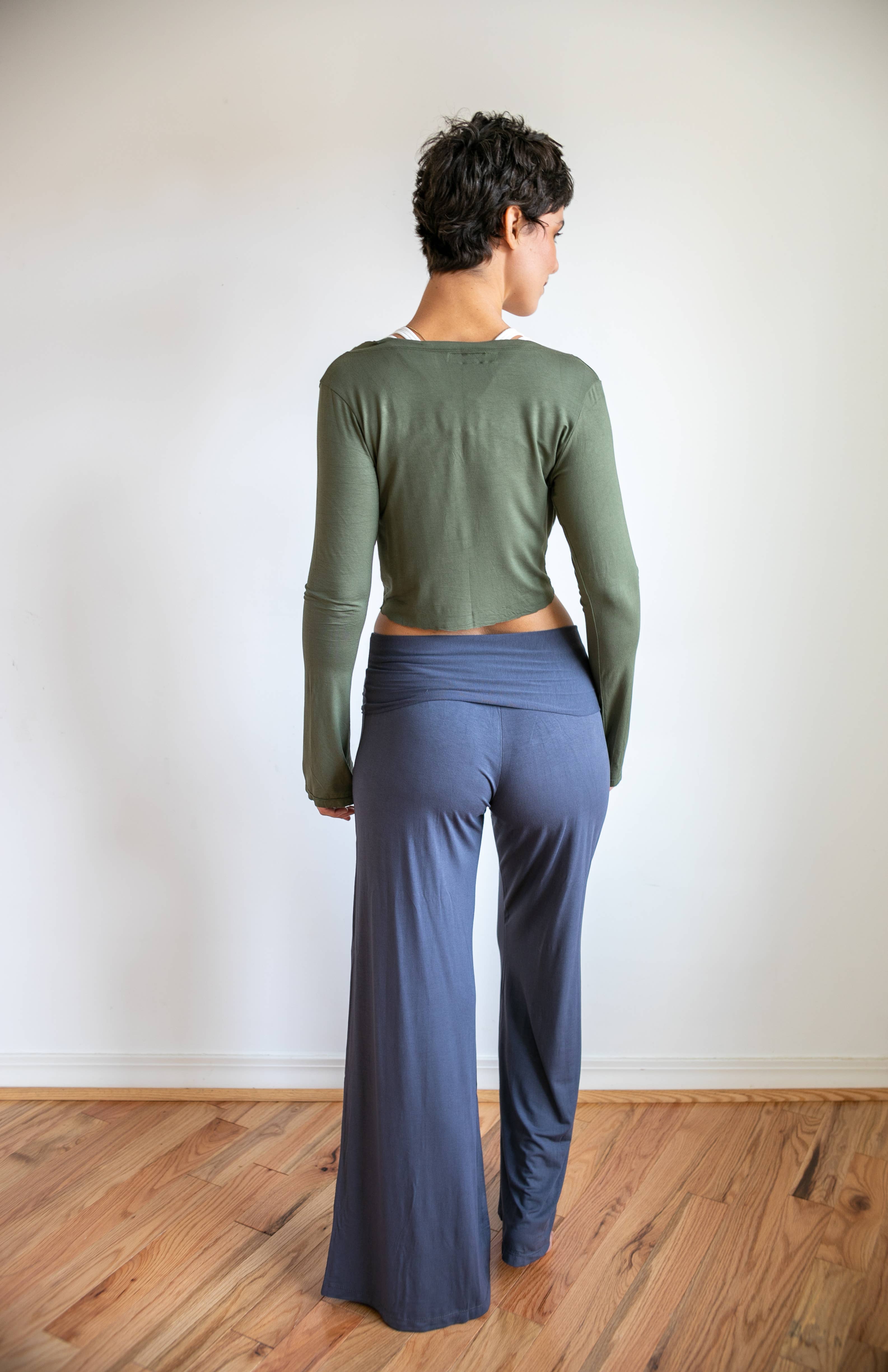 Paramita Designs - Vendita all'ingrosso Pantalone - Donna - Pantaloni palazzo a gamba dritta Sage1