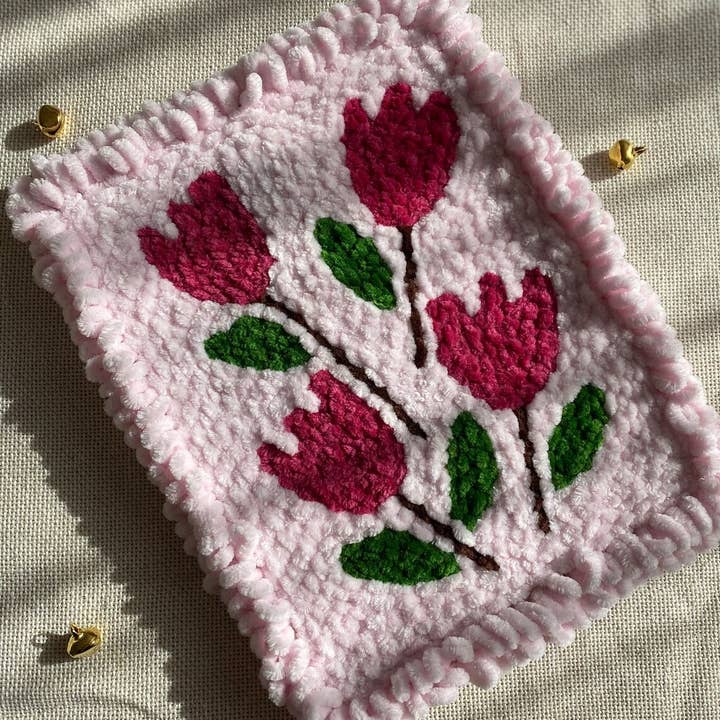 Punch Needle wanddecoratie, wanddecoratie met roze bloemen voor wholesale door Fireflypunch