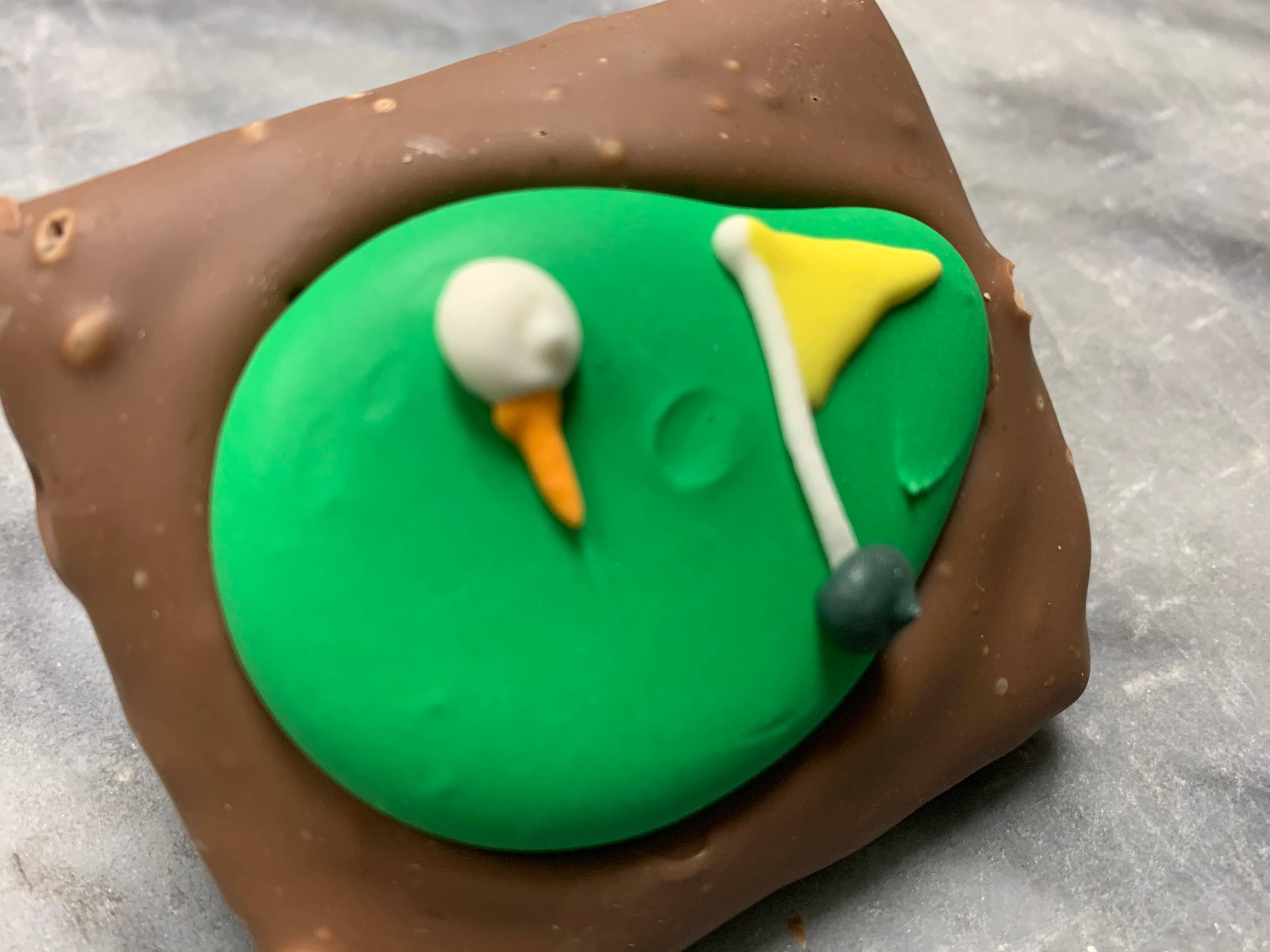 O'Shea's Candies Sweet Shop - Wholesale Chocolate Covered Sweets - O’Golf Green 🏌️‍♂️Graham’s - Milk Chocolate 1PK w/ Flair3