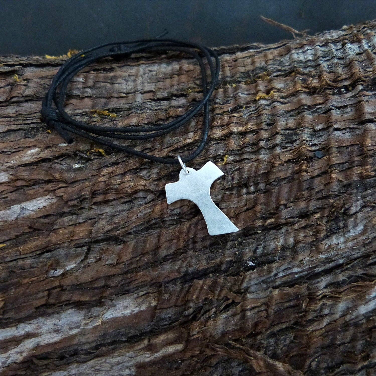 Plataica - Wholesale Pendant/Charm Necklace - Silver Tau pendant of the Camino de Santiago2