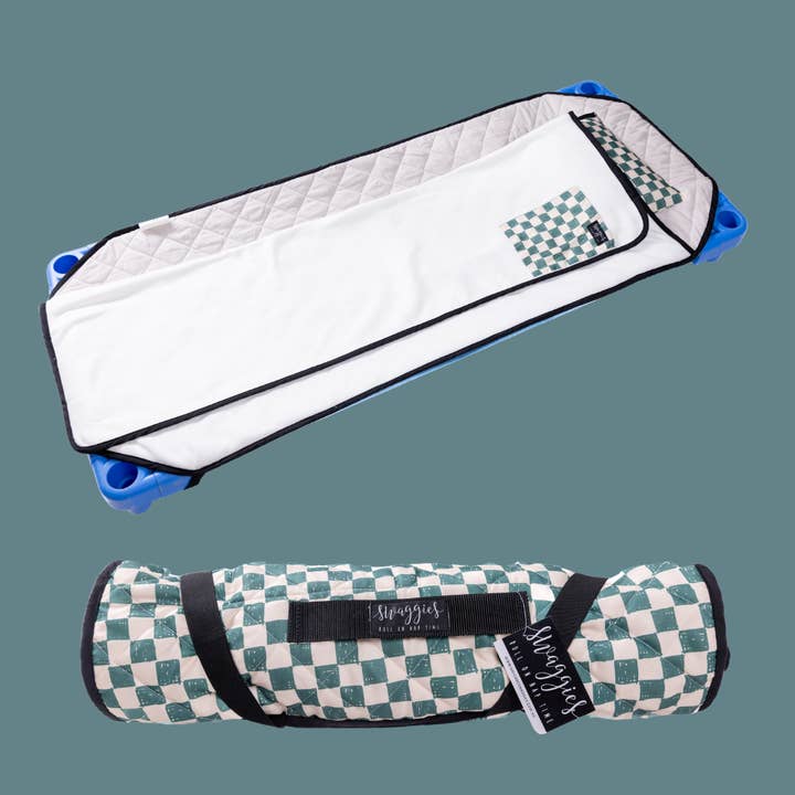 PRÉCOMMANDE MI-MAI - CHECKMATE LITERIE DE GARDERIE SWAGGIE pour la vente par Daycare Swaggies