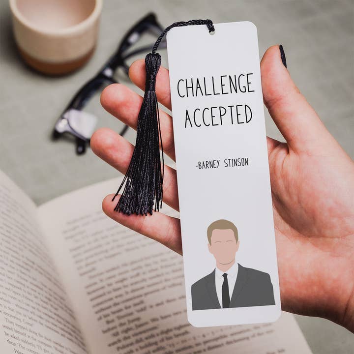 Barney Stinson "Udfordring Accepteret" Bogmærke | HIMYM for engroshandel hos Callisto Design House