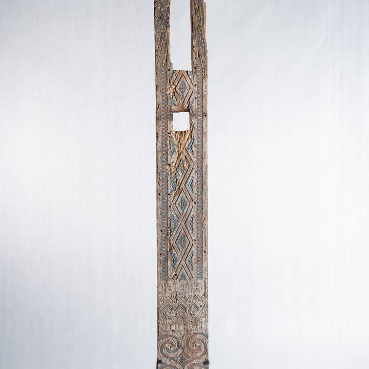 Office Objets - Wholesale Sculpture - Indonesian carved wooden construction element mounted on a base from the island of Sulawesi (Toraja) (H shape)