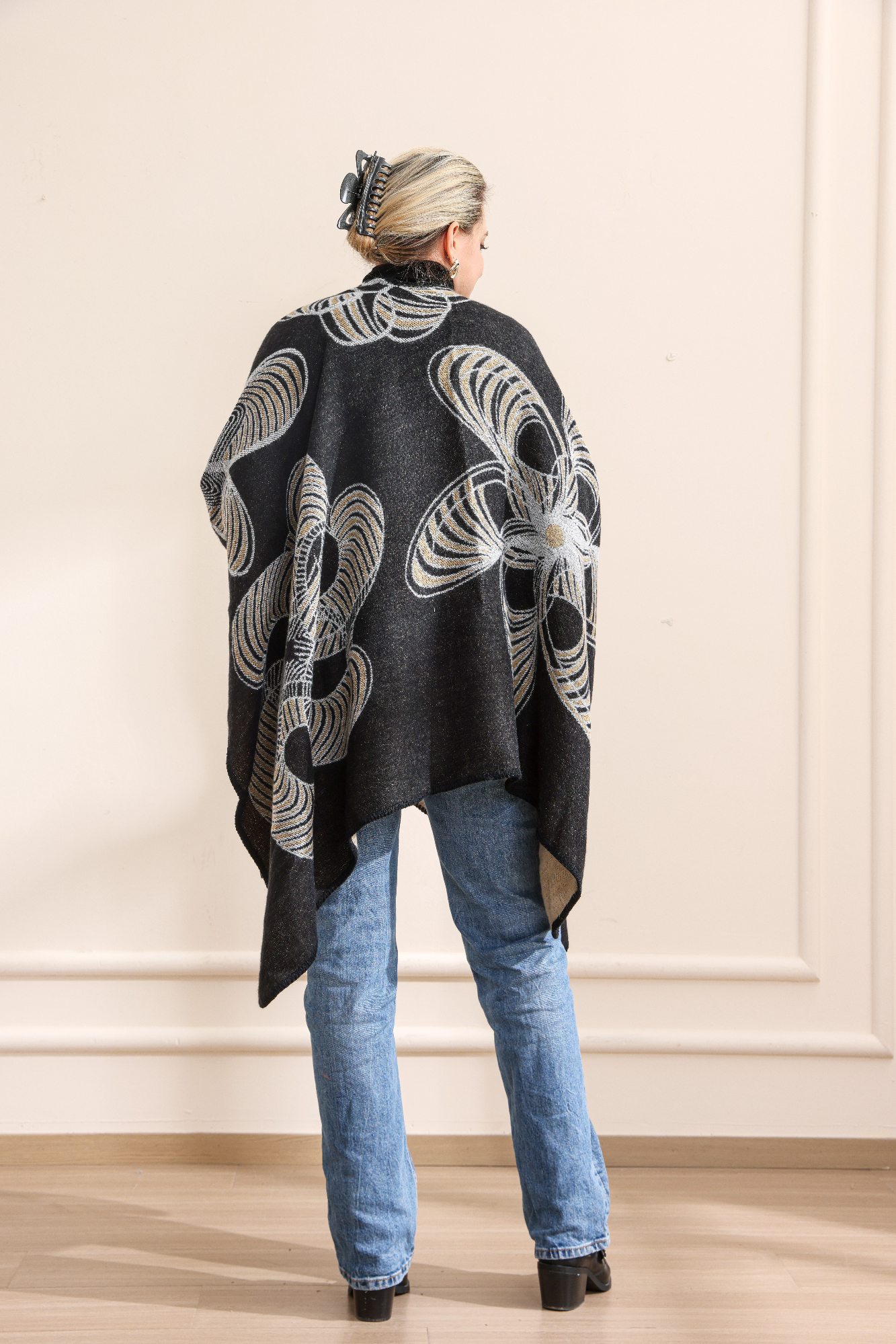 Emilie collection - Vente Poncho – femme - Poncho long et doux avec imprimé4