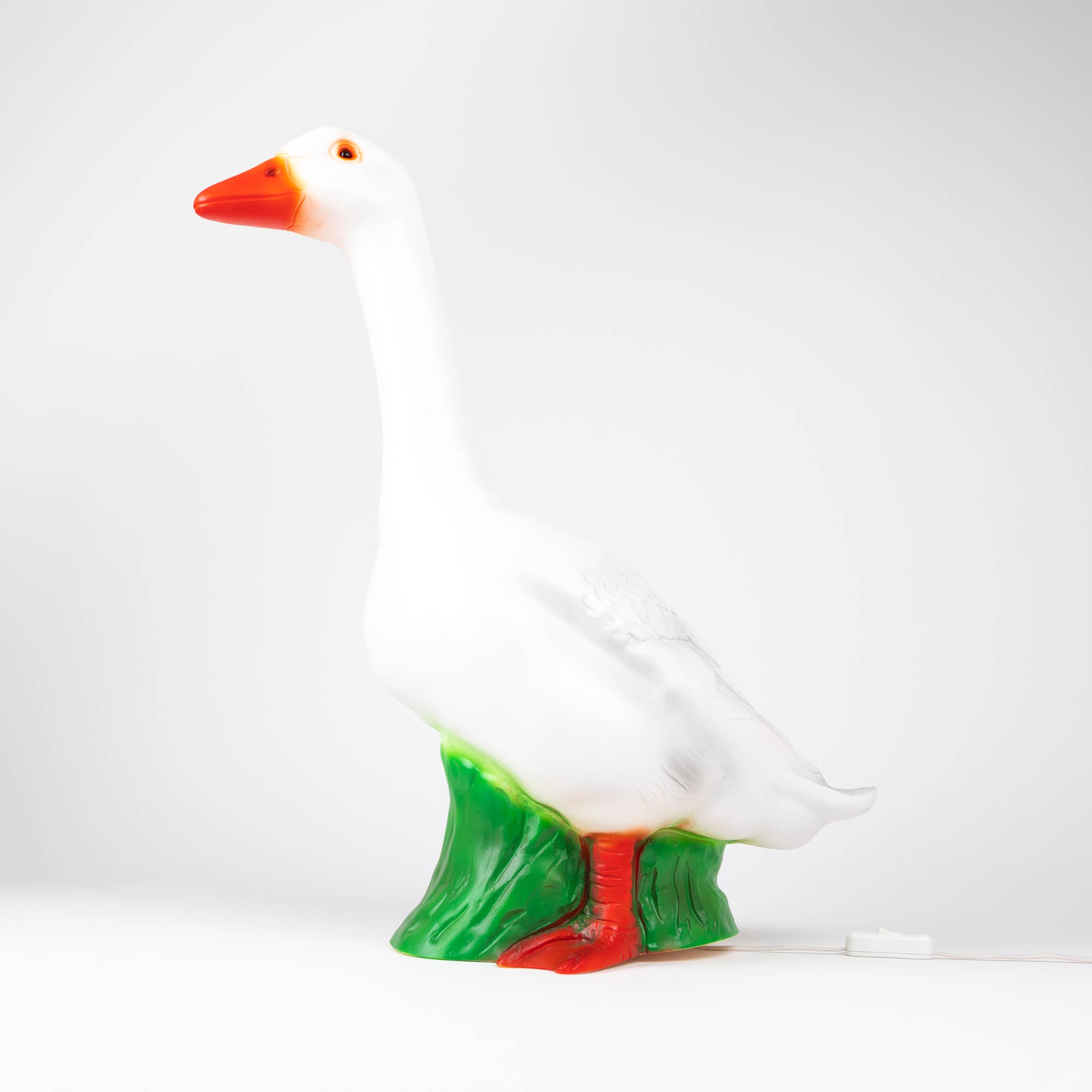Egmont - Wholesale Figurine Lamp - Large Goose w/ Plug10