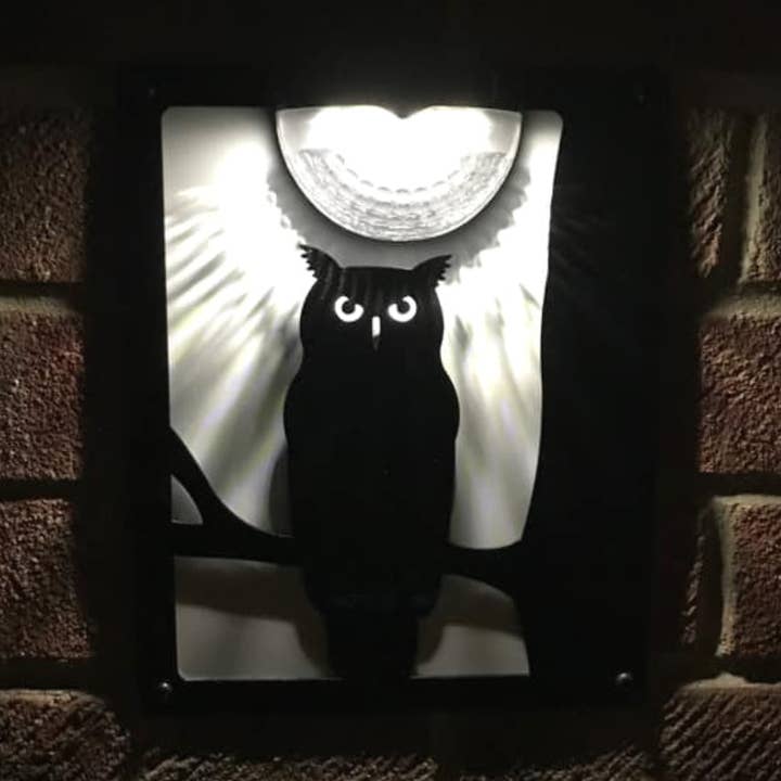 Placca da parete con luce solare a forma di gufo per la vendita all'ingrosso da parte di Florys Online