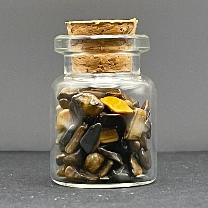 Chakra sacré | Flacon de 5 ml de chips de cristal œil de tigre pour la vente par Midwest Apothecary