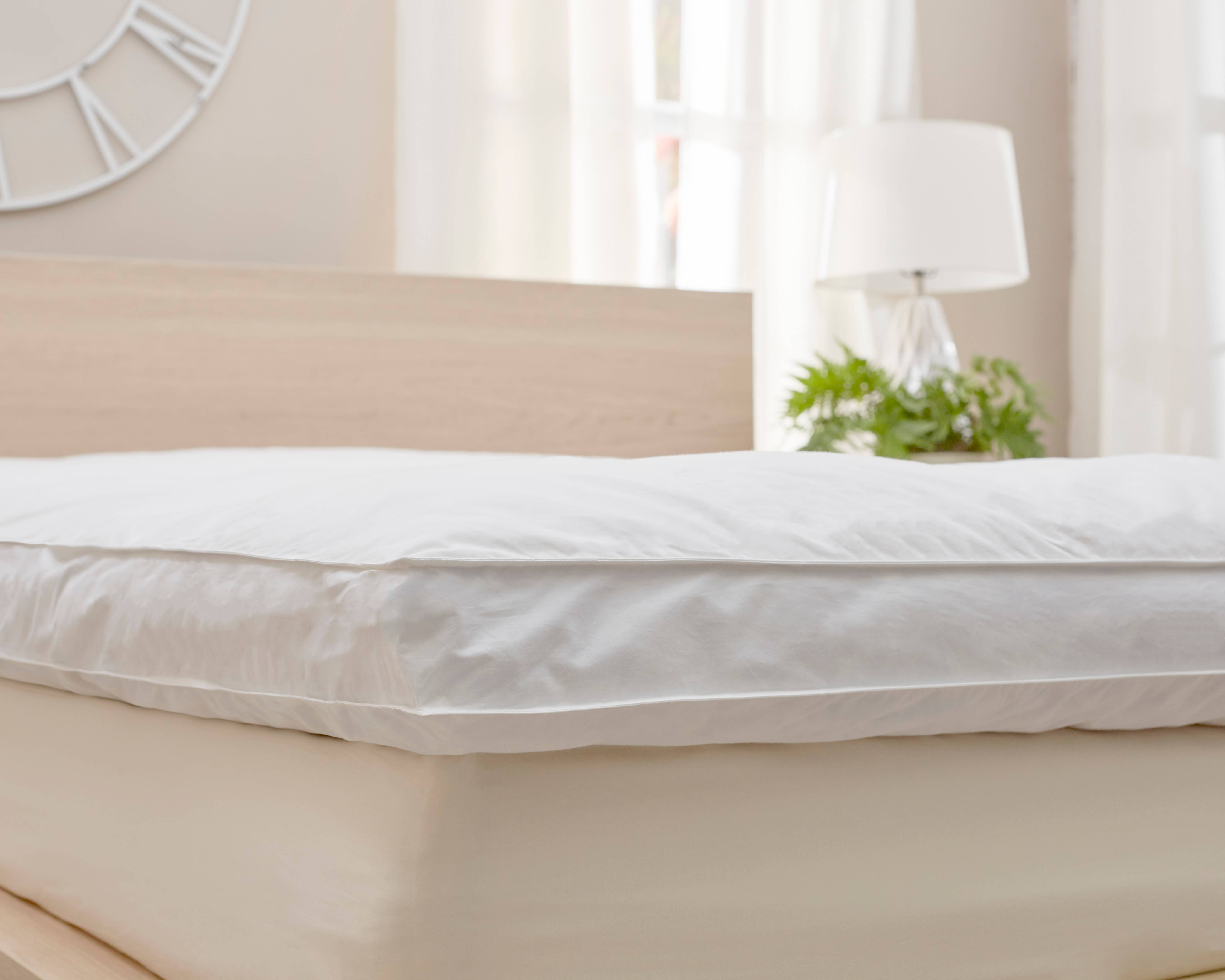 Down Decor - Vente Lit - Lit en plumes — Doux et résistant — Couche supérieure en duvet
1