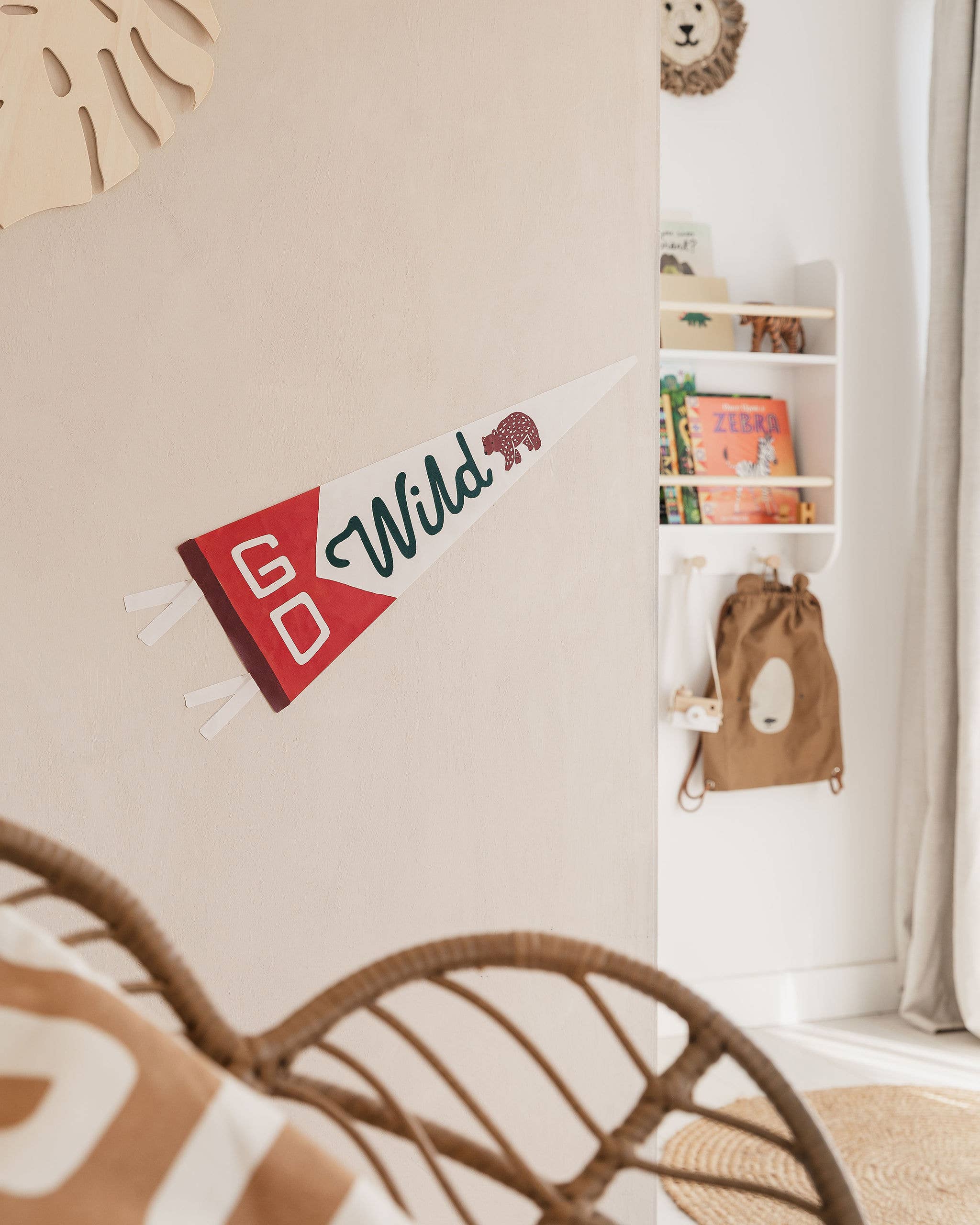 Minibeau – wholesale Wall decal/stickers – Flag Wall Decal | Red Wall Decal | Kids Wall Decal1