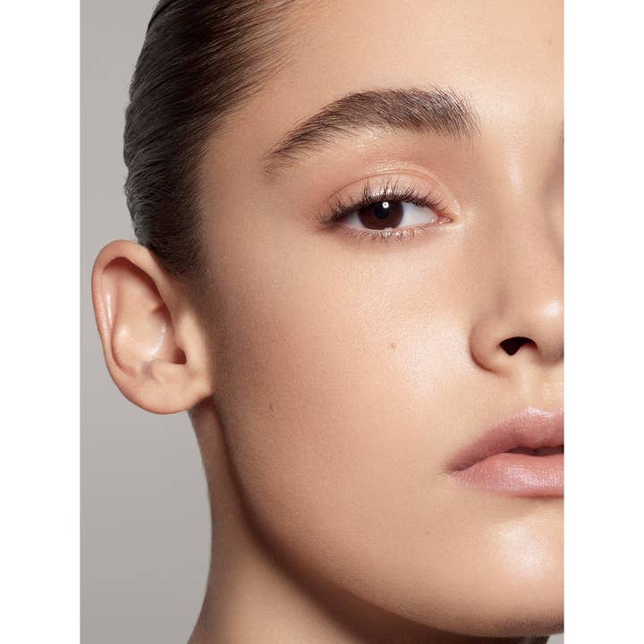 Beauty Goddess – wholesale Face concealer – Pat McGrath Labs Skin Fetish: Sublime Perfection Concealer LM11 (Light Medium w/ yellow peach undertones), 5ml2