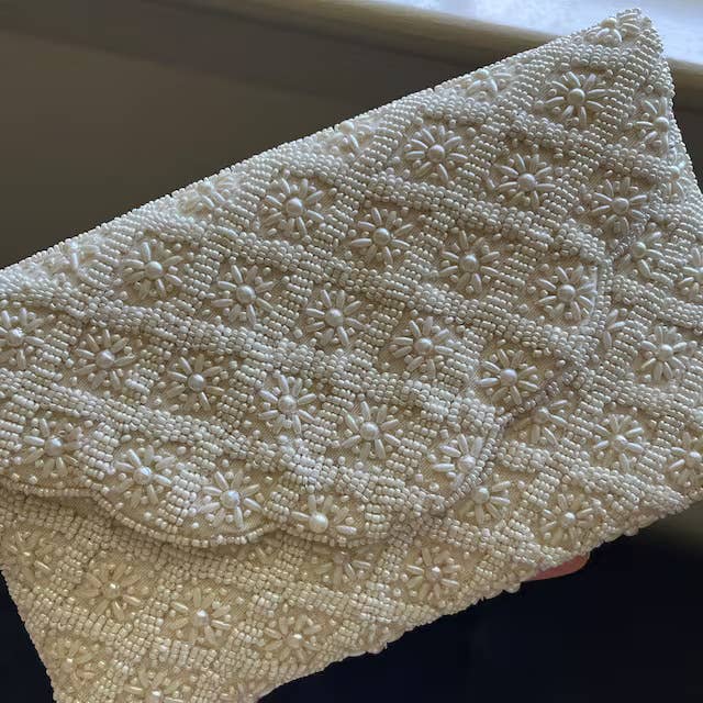 GiftsbyPR - Wholesale Clutch Bag - Women's - Bride Purse, White Bride Purse, Beaded Scallop Brides Bag3