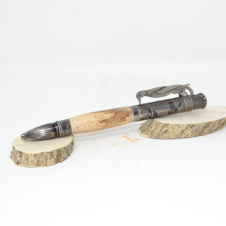 Holz Klickkugelschreiber gestockte Buche mit Specht Handarbeit personalisierbar für den Großhandel von Huizbirn
