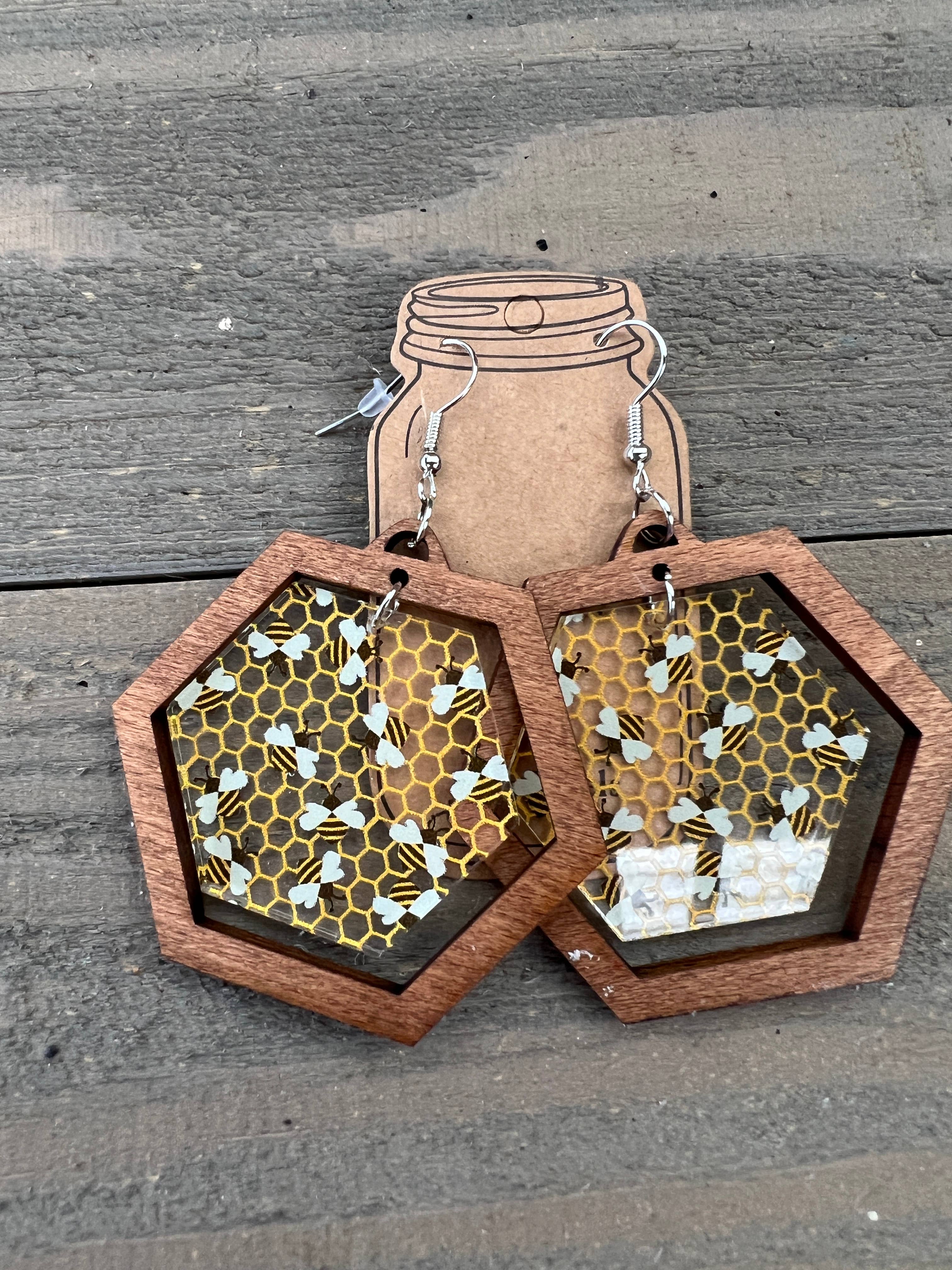 Jill's Jewels - Vente Boucles d'oreilles pendantes - Boucles d'oreilles hexagonales en acrylique transparent en forme d'abeille3