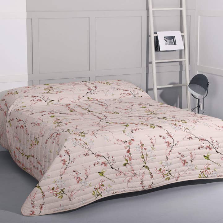 Chinoiserie Rose Bedspread for wholesale by Happyfriday
