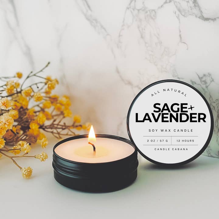 Salbei + Lavendel 2 oz Reisekerze in Dose – 100% natürliches Soja für den Großhandel von Candle Cabana