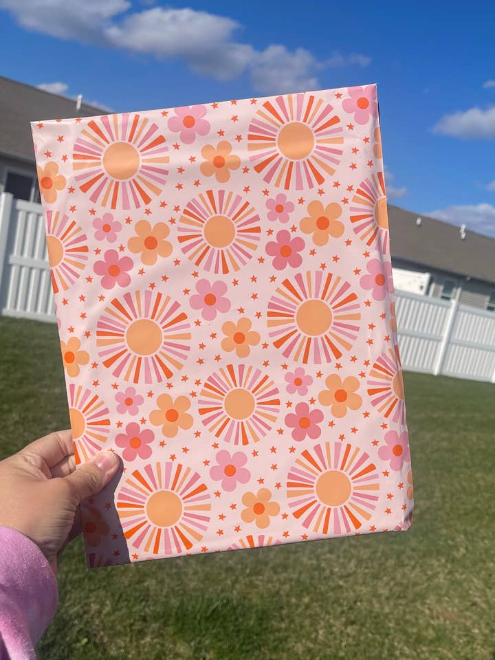 Pochette en polyéthylène Sunshine 10x13 pour la vente par Happy Hustle Hub