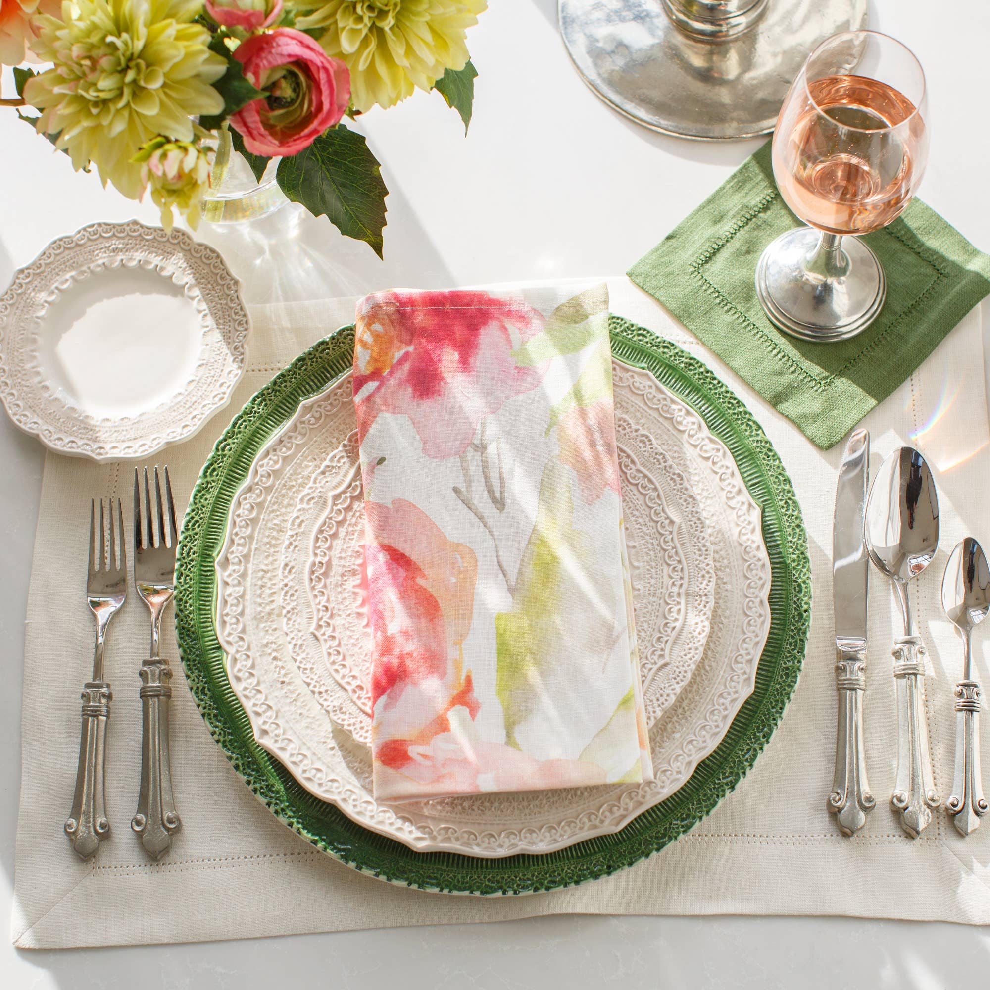 Arte Italica & Crown Linen Designs - Wholesale Sierbord - Finezza groene oplader4