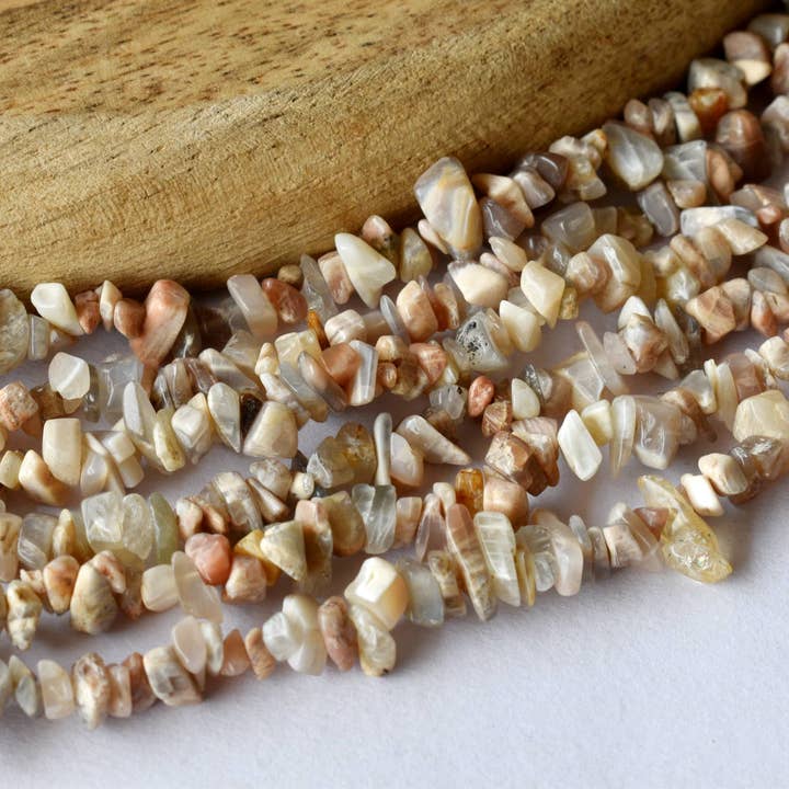 Soothing Crystals - Vendita all'ingrosso Collane di perline/perle - Collana Moonstone Chip Beads, perline di cristallo non tagliate2
