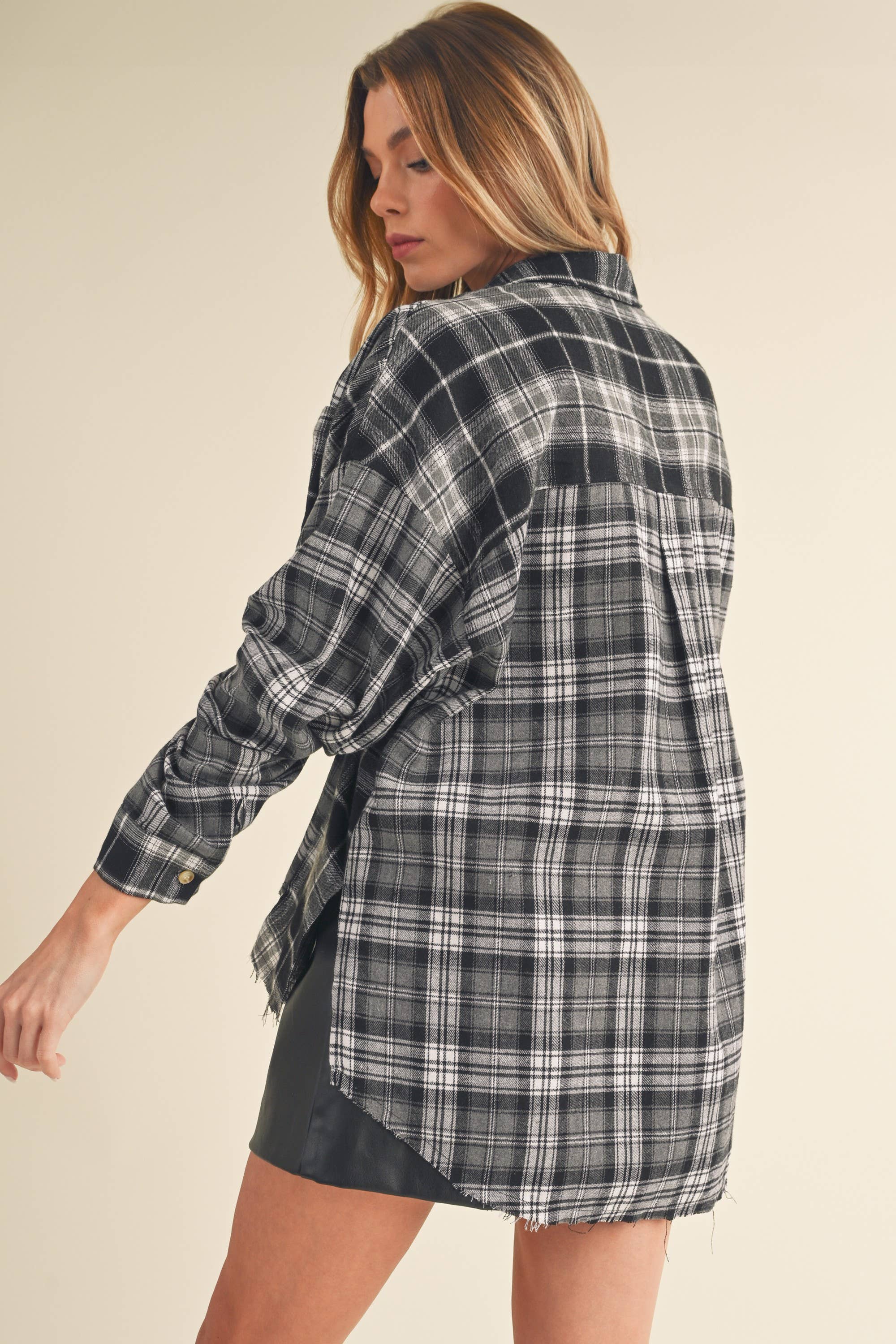 AEMI + CO – Camisa com botões no colarinho – Mulher por atacado – Camisa de flanela oversized Noelle 845AN31
