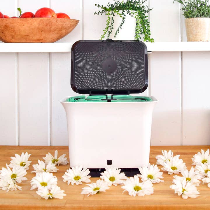 Full Circle Home - Wholesale Kitchen Tool/Gadget - Fresh Air Odor-Free Compost Collector