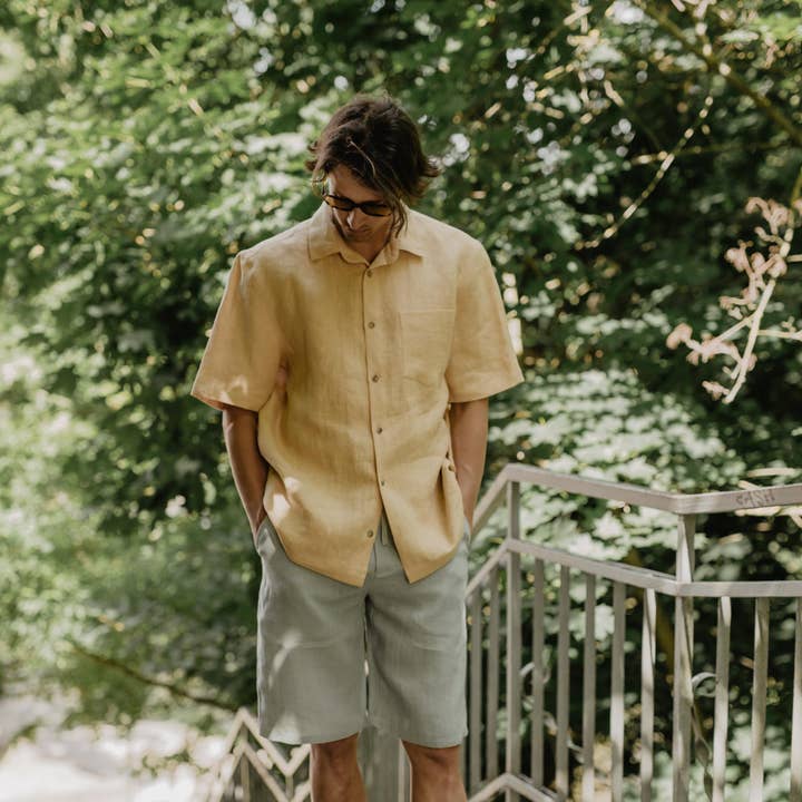 Camicia in lino oversize MAGNUS | VENDITA ARCHIVIO e ulteriori Risultati per magnus abbigliamento all'ingrosso. Resi gratuiti e termini di pagamento a 60 giorni su Faire in tendenza su Faire.