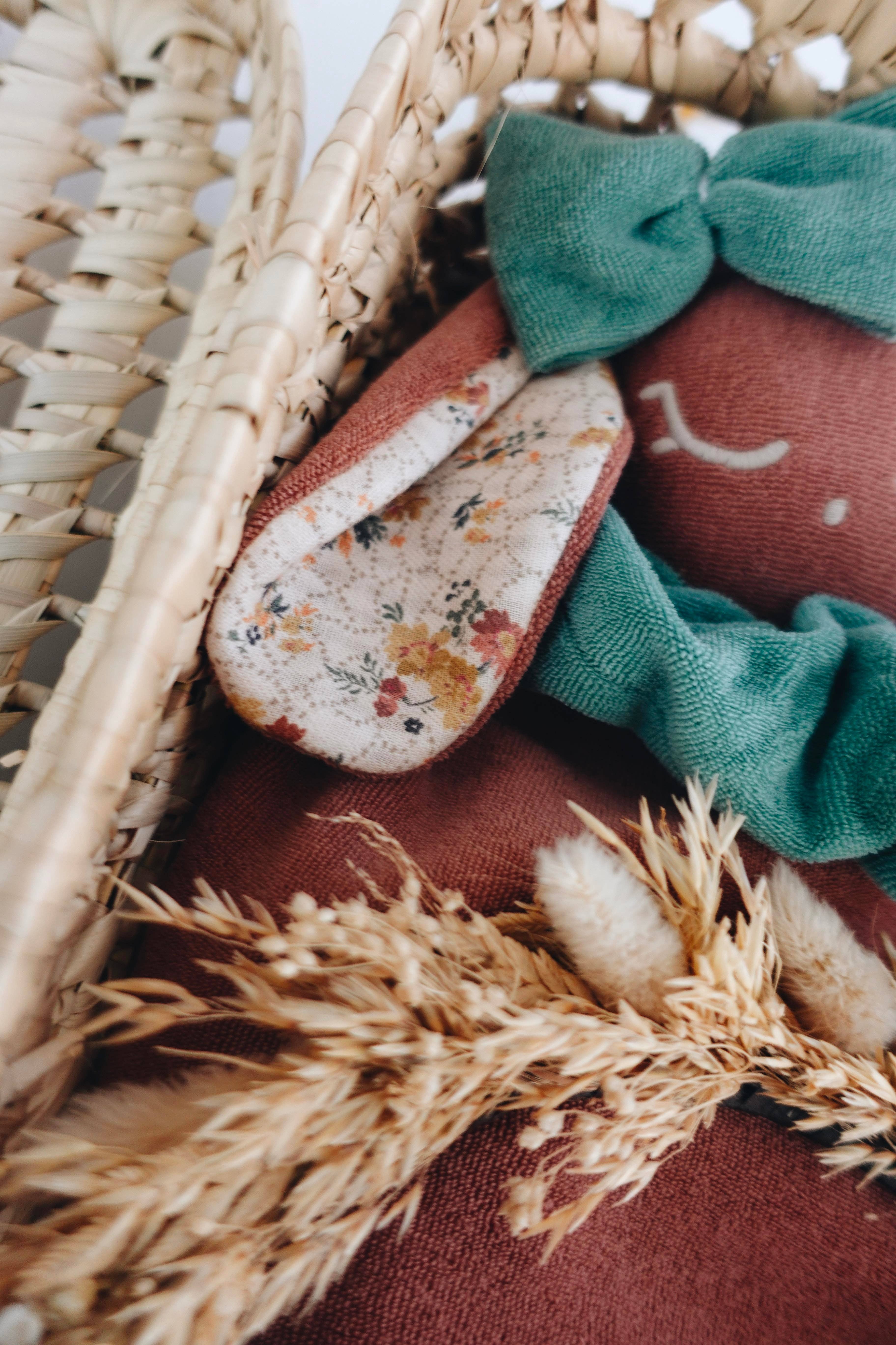 Louis & Jules Stambouli Conseil - Wholesale Hot/Cold Compress - Hot water bottle cherry stone sponge - Judith3