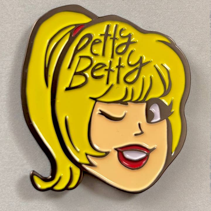 Petty Betty Emaille-Pin 1,5" für den Großhandel von DamiAnimated