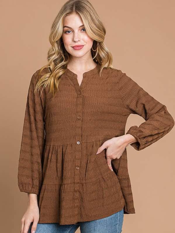 CJT1879Q - KNOPF-DOWN-STUFENBLUSE MIT 3/4-ÄRMELN für den Großhandel von Culture Code