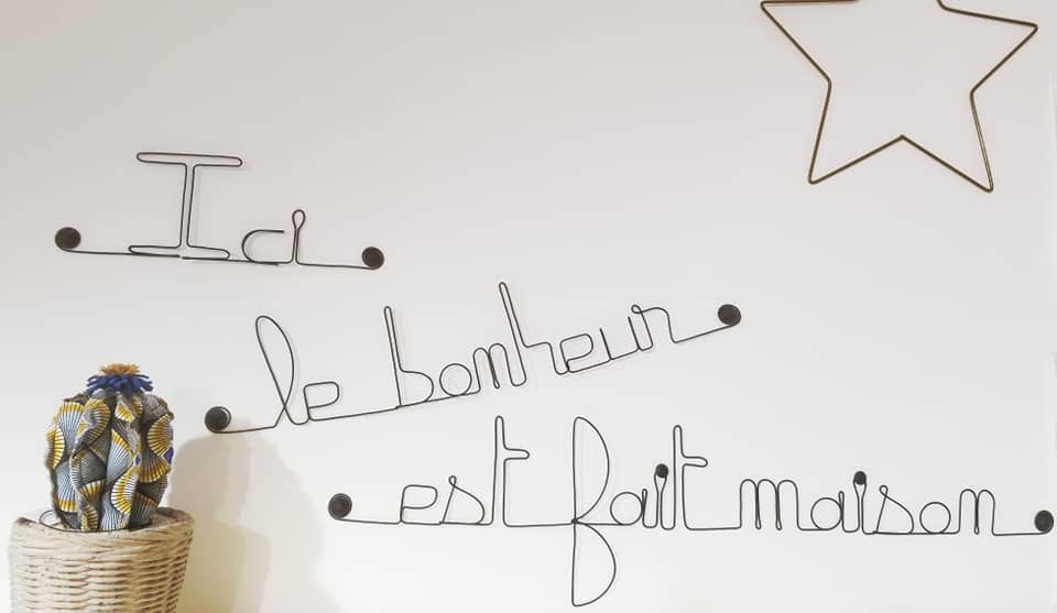 Bijoux de Mur - Wholesale Wall Accent - Metal Wall Decoration “Here happiness is homemade”7