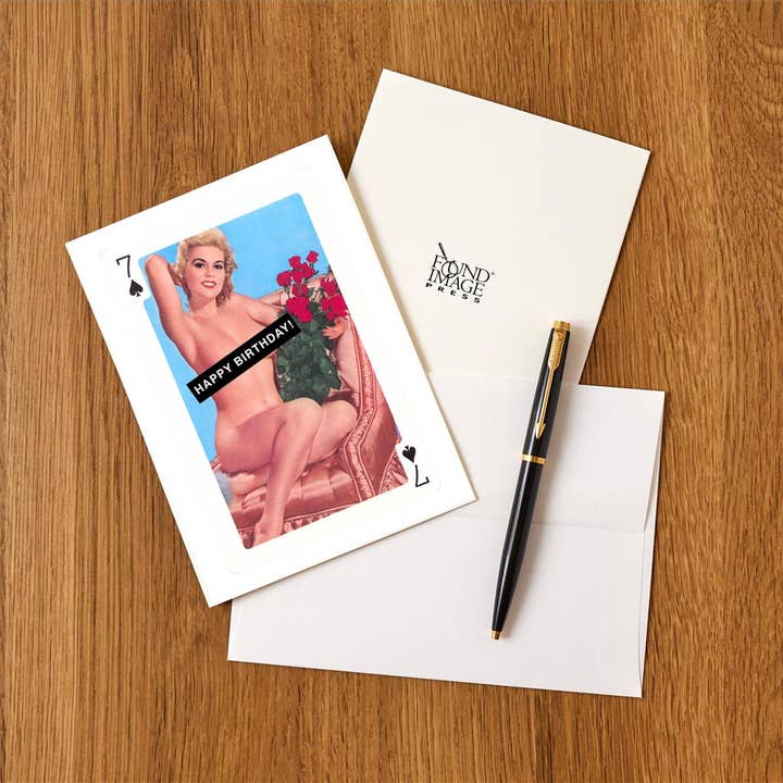 Found Image Press – Großhandel Briefpapier-/Postkarten-Set – Grußkarte HB-284 Alles Gute zum Geburtstag, Nackte Pin-Up auf Spielkarten1
