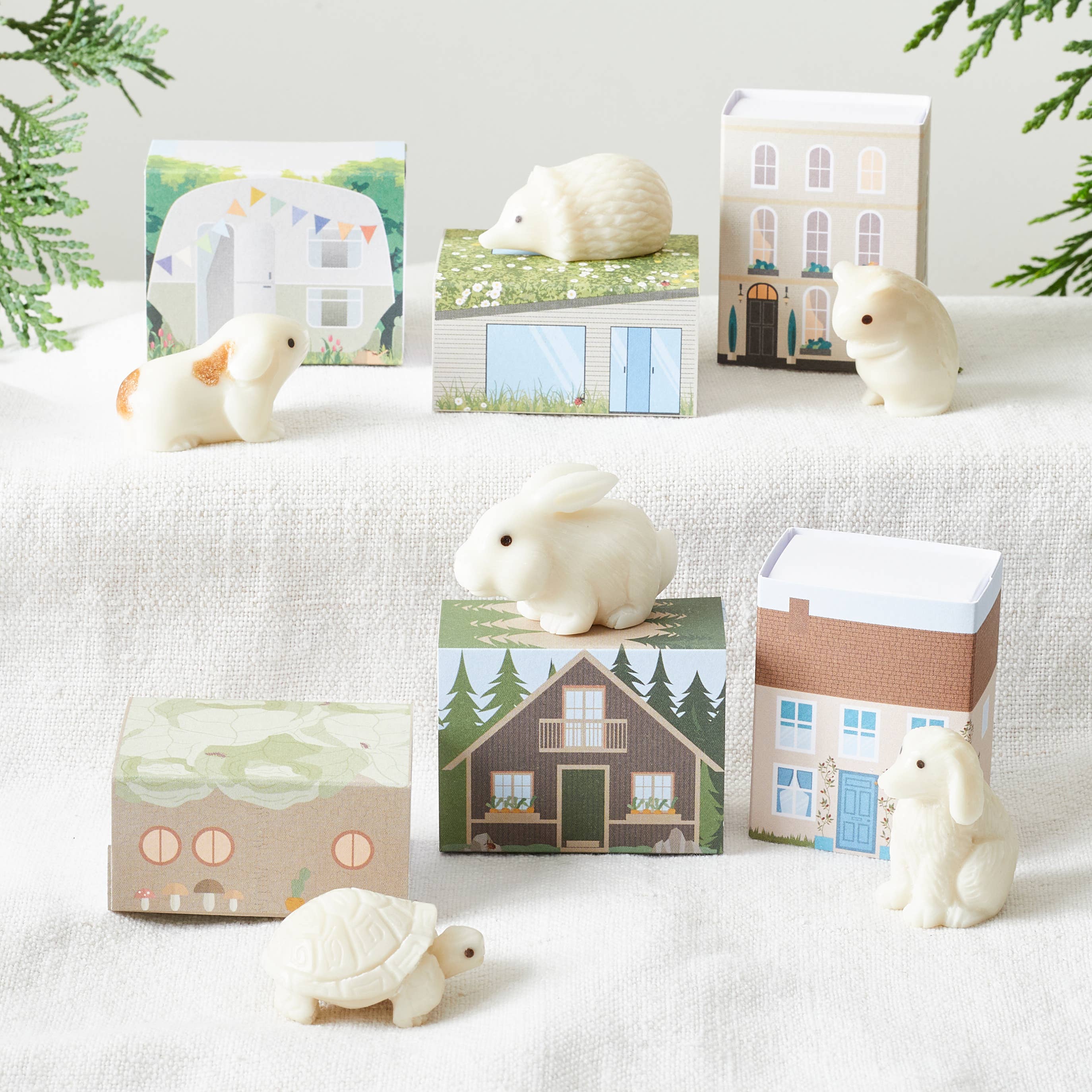 Just Trade UK - Wholesale Decorative Figurine - Tagua Town Mouse1