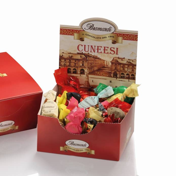 Espositore Cuneesi per la vendita all'ingrosso da parte di Bramardi