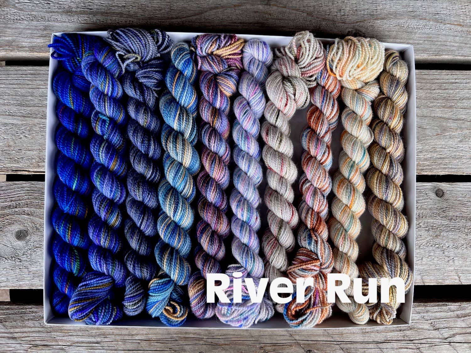 Koigu Wool Designs - Vente Fils à tricoter - Coffret de laine Koigu Pencil Box groupe 172