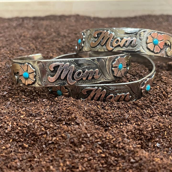 Manchette Mom pour la vente par Texas Lux