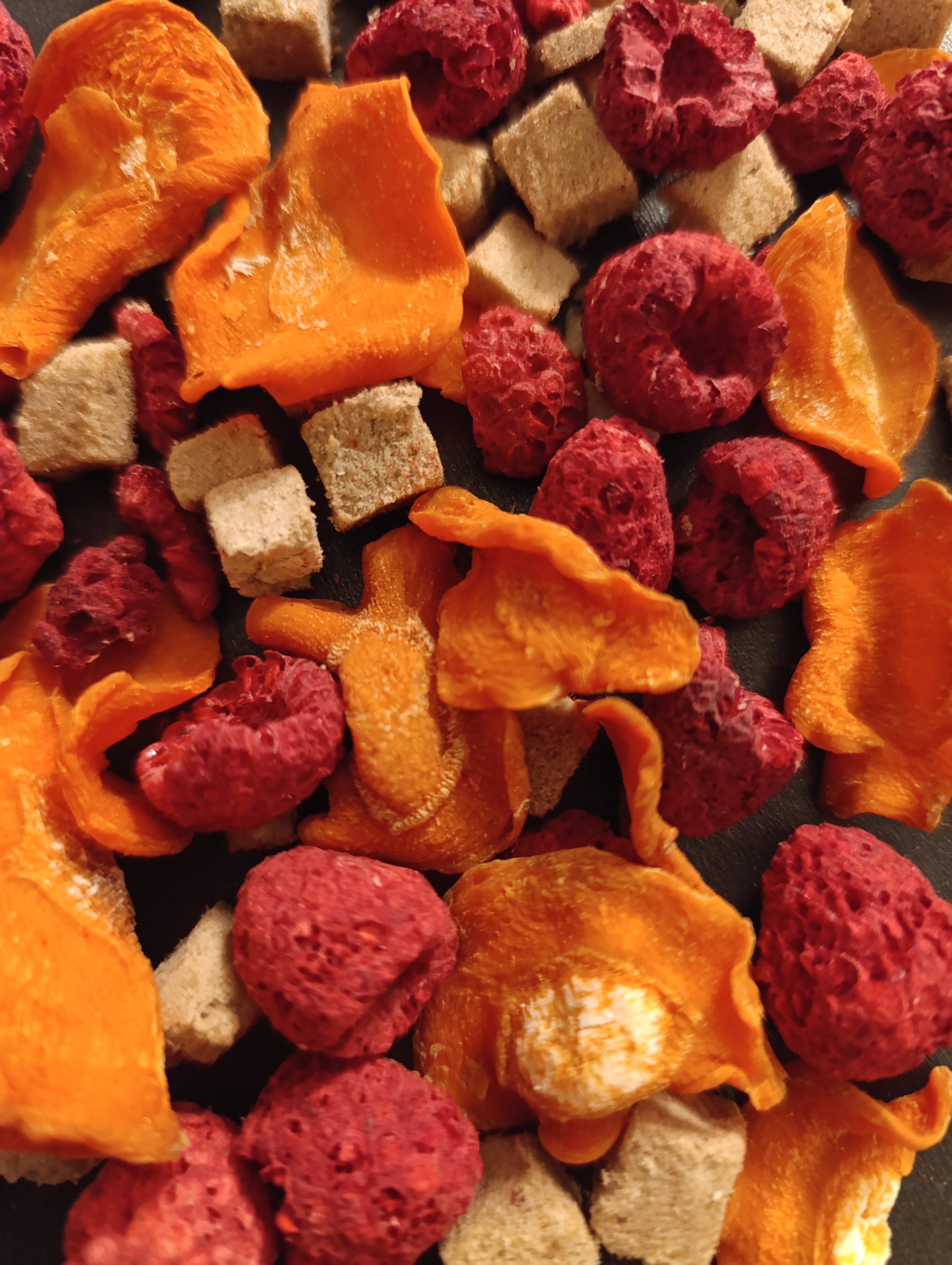 PET GREENS - Wholesale Pet Treats - Dog - Training Treats Raspberries, Carrots, and Duck1