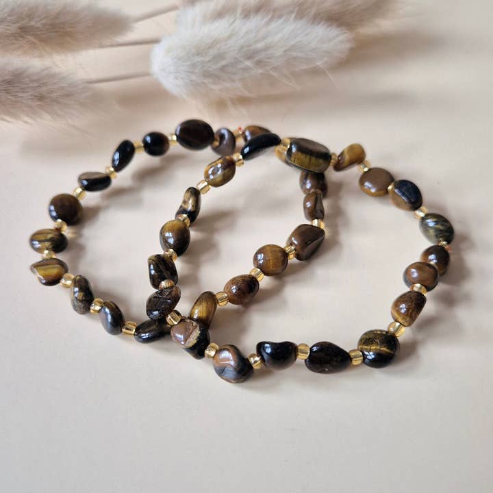 Gemstone Bracelet Tiger's Eye – Natural Chips & Organic Shape for wholesale by Moonlight Gemstones
